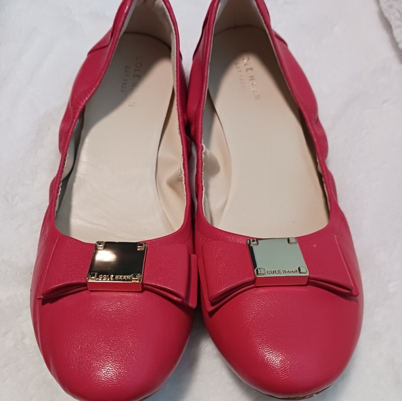 Cole Haan Orange Red Flats with Gold accent Bow detail - Picture 2 of 12